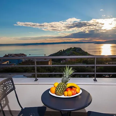 Villa Blue With Pool And Sea View