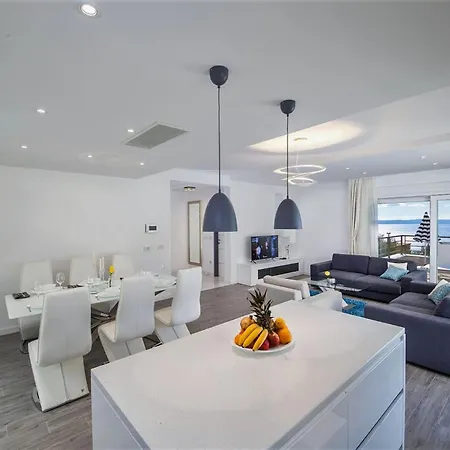 Villa Blue With Pool And Sea View *