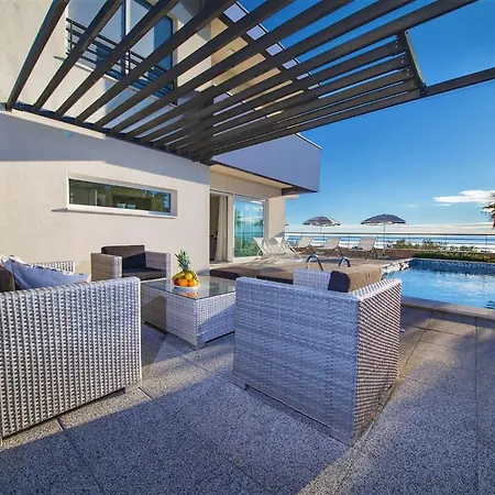 Blue With Pool And Sea View Villa *