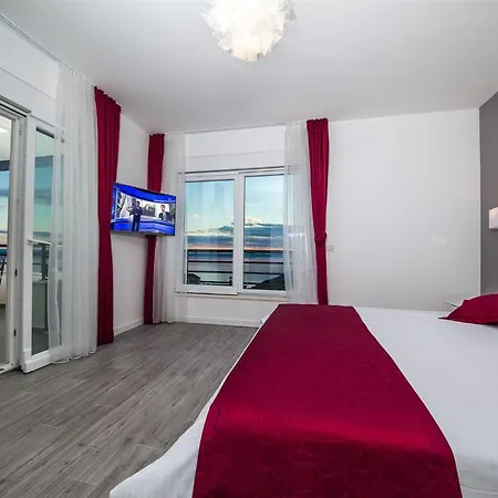 Blue With Pool And Sea View *