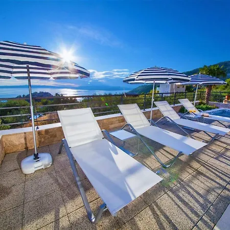 Blue With Pool And Sea View *