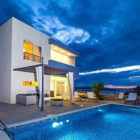 Villa Blue With Pool And Sea View *