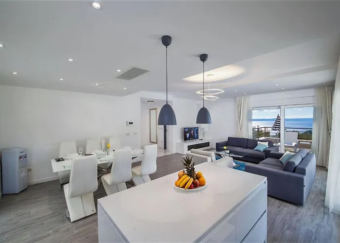 Villa Blue With Pool And Sea View *