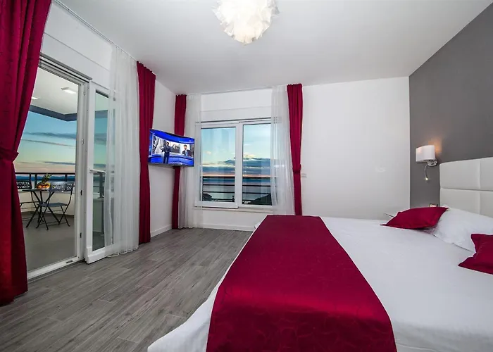 Blue With Pool And Sea View *