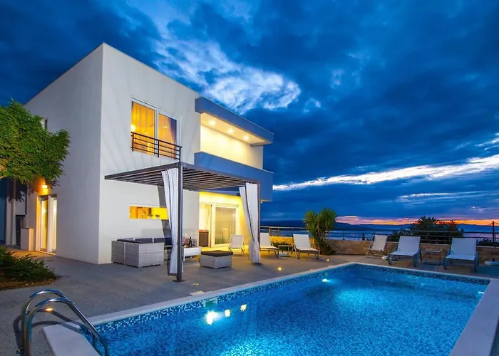 Villa Blue With Pool And Sea View *