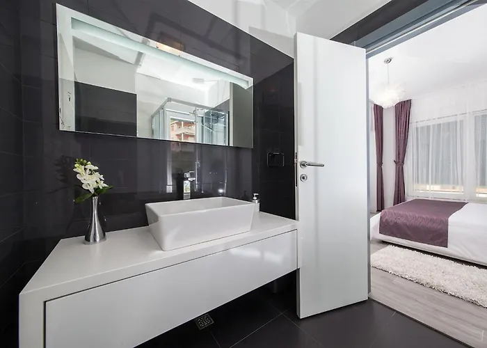 Blue With Pool And Sea View *