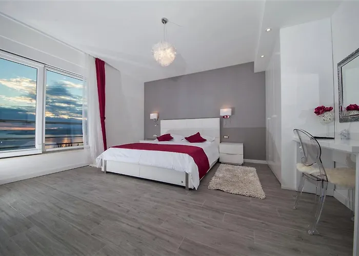 Blue With Pool And Sea View * Makarska