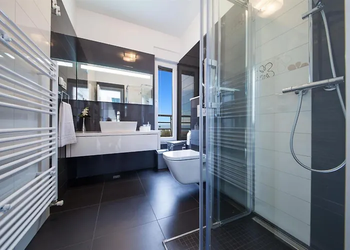 Villa Blue With Pool And Sea View